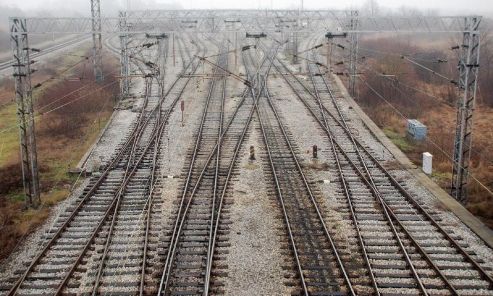 ranžirani kolodvor željeznička pruga željezničke tračnice