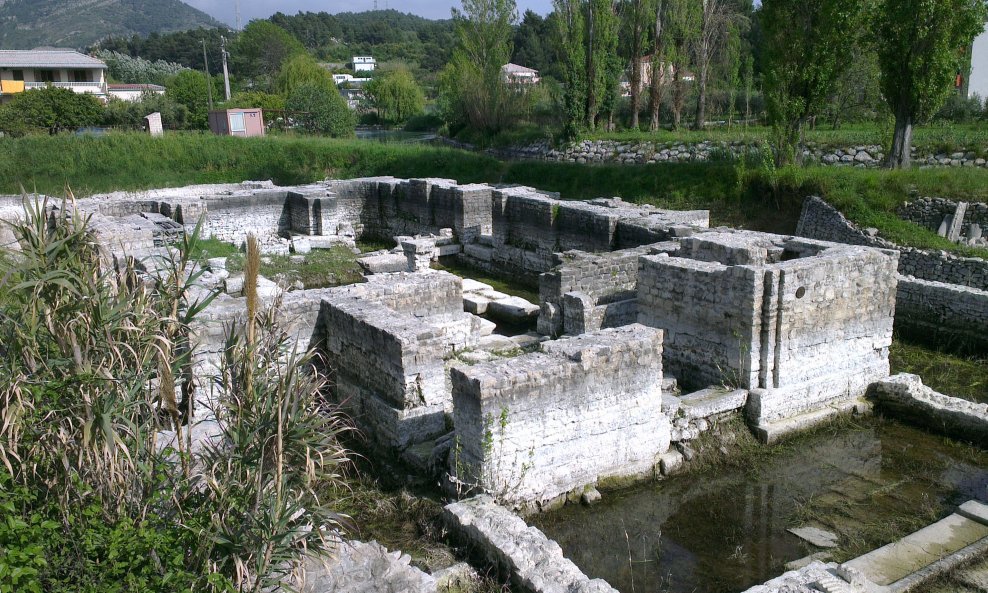 Krunidbena crkva sv. Petra i Mojsija