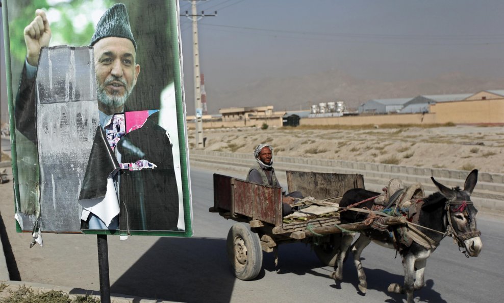afganistan izborni plakati karzai