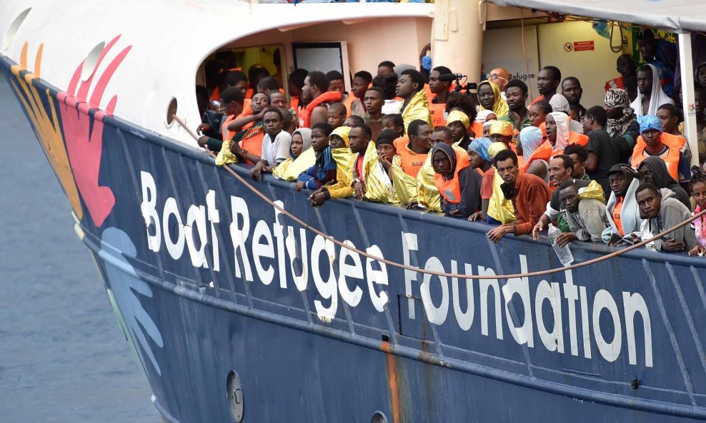 Italija spasilačkom brodu rekla da odvede migrante u Nizozemsku