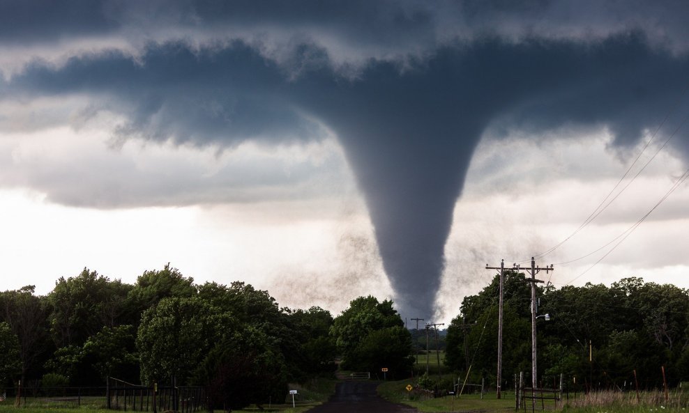 Epicentar udara tornada zabilježen je u Laramieju