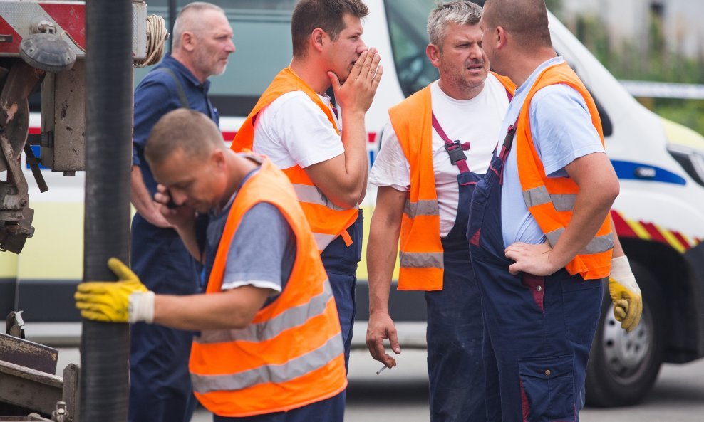 Dvije osobe poginule, a dvije u kritičnom stanju nakon pada u kanalizacijski šaht