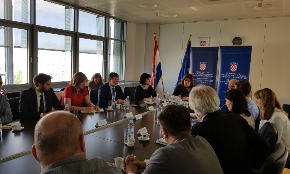 Delegacija Glavne uprave za eneretiku (DG ENERGY) Europske komisije u studijskom je posjetu hrvatskim otocima