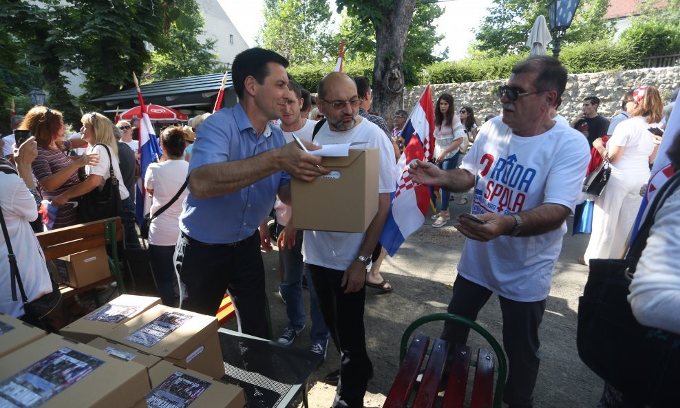 Saboru predani potpisi za referendum o otkazivanju Istanbulske konvencije