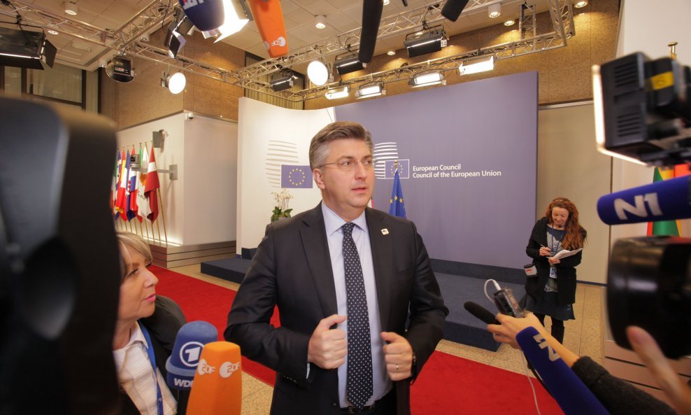 Plenković: U Hrvatskoj neće biti kontroliranih centara za prihvat migranata