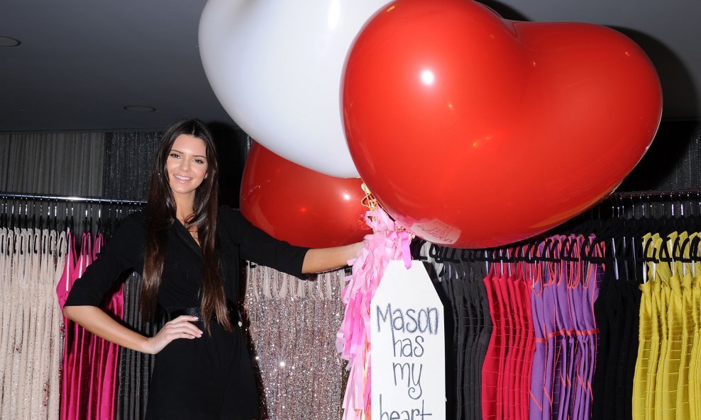 Kendall Jenner otvorila je na Valentinovo pop-up trgovinu tvrtke Rent the Runway u Hollywoodu