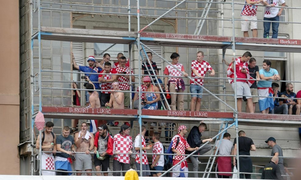 U Zagrebu na javnim mjestima finale pratilo 35.000 navijača; oštećeno nekoliko automobila