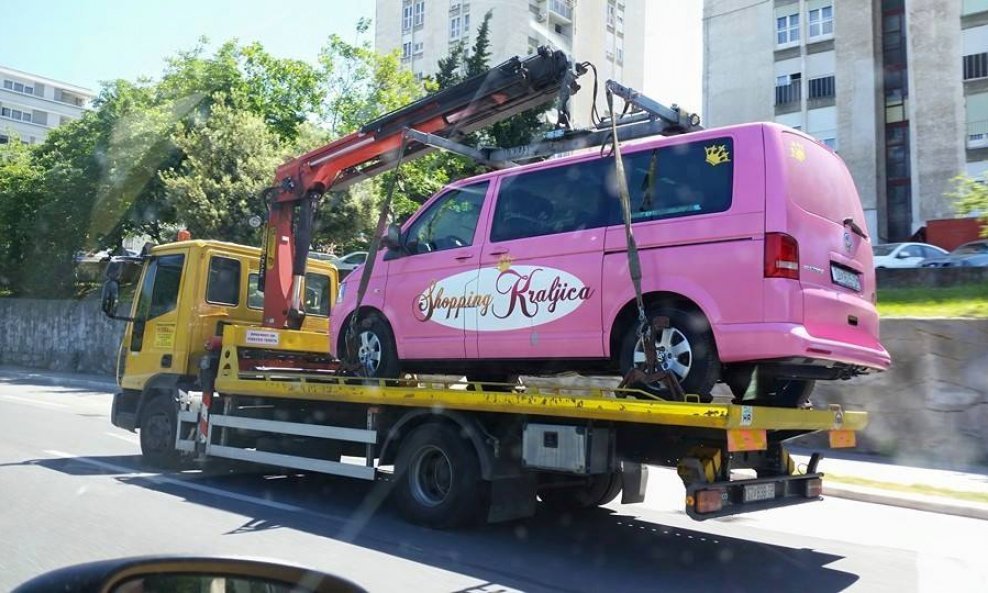 Kombi RTL-ove emsije 'Shopping kraljica' u Splitu je odnio pauk 