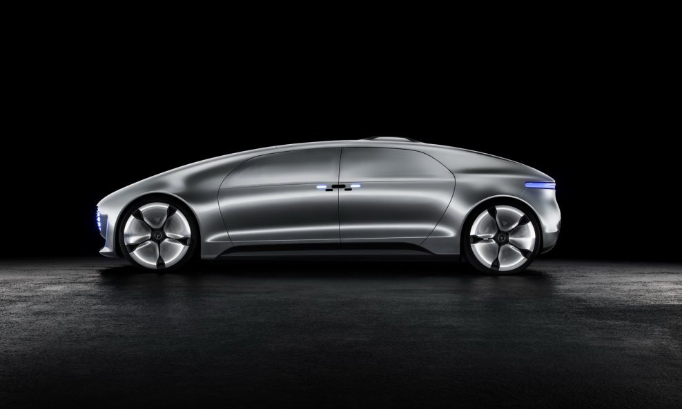 Mercedes-Benz-F-015-Luxury-in-Motion-Concept-20