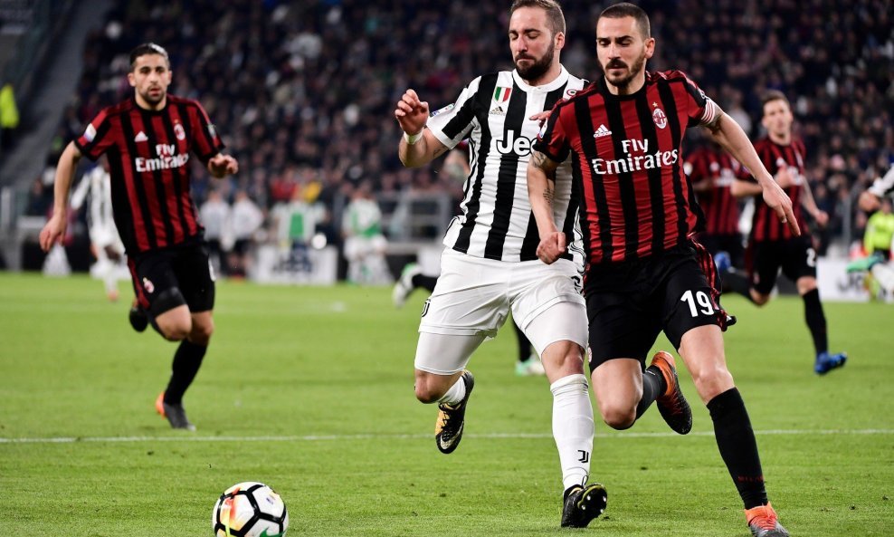 Gonzalo Higuain i Leonardo Bonucci