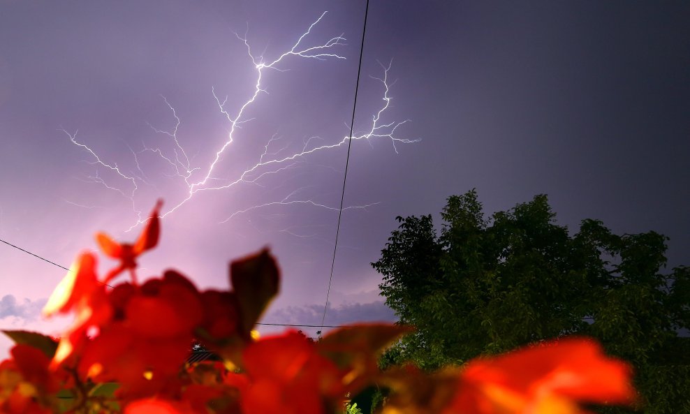 Grmljavinsko nevrijeme pogodilo je sjever Istre i Kvarner