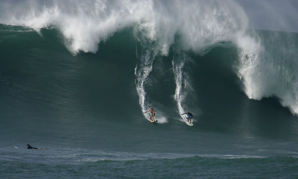 Divovski valovi na Havajima (2)