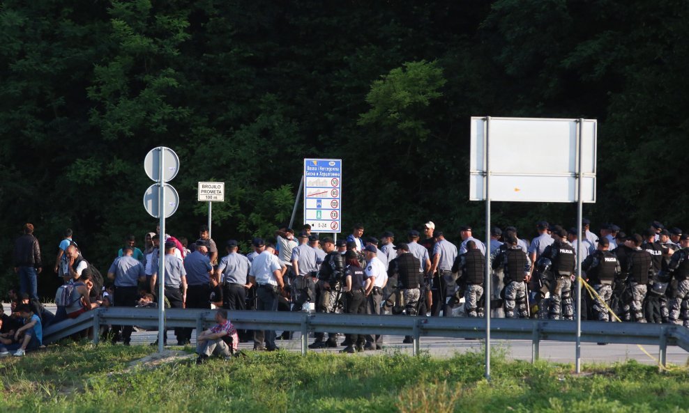 Mektić: U BiH je sada oko 2500 ilegalnih migranata, priljev smanjen u odnosu na srpanj