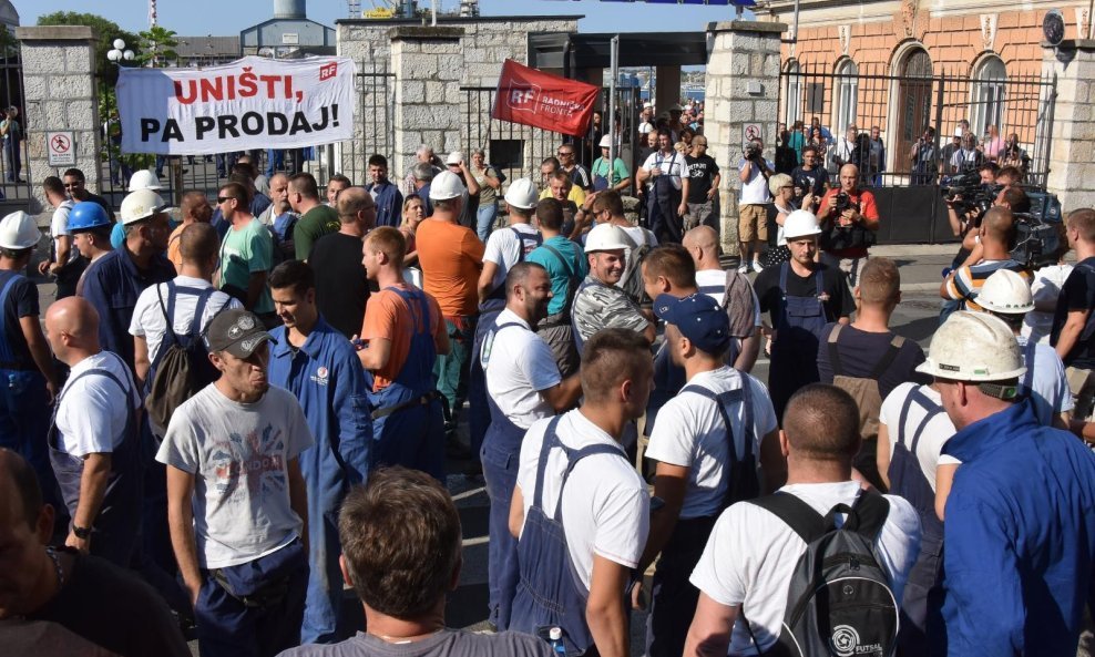 Prosvjed radnika u brodogradilištu Uljanik