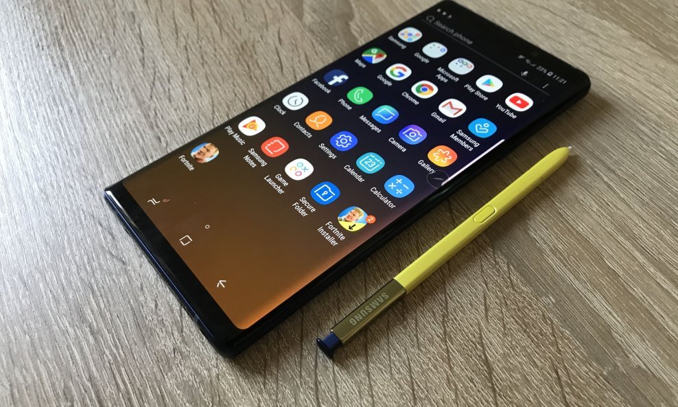 Dosadašnji Samsungov rekorder bio je Galaxy Note 9 koji je pored interne memorije od 512 GB nudio opciju instalacije SD kartice od 512GB