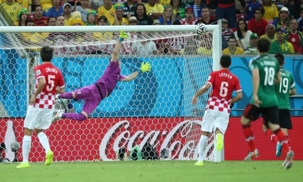 Najveća hrvatska nogometna zvijezda Luka Modrić nije skrivao razočaranje nakon poraza od Meksika 1:3 i ispadanja s brazilske Cope. Štoviše, bio je iskren i realan...