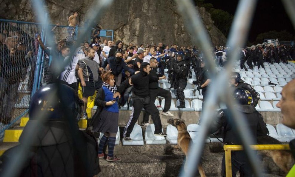 Huliganski neredi na utakmici Rijeka - Hajduk (14)