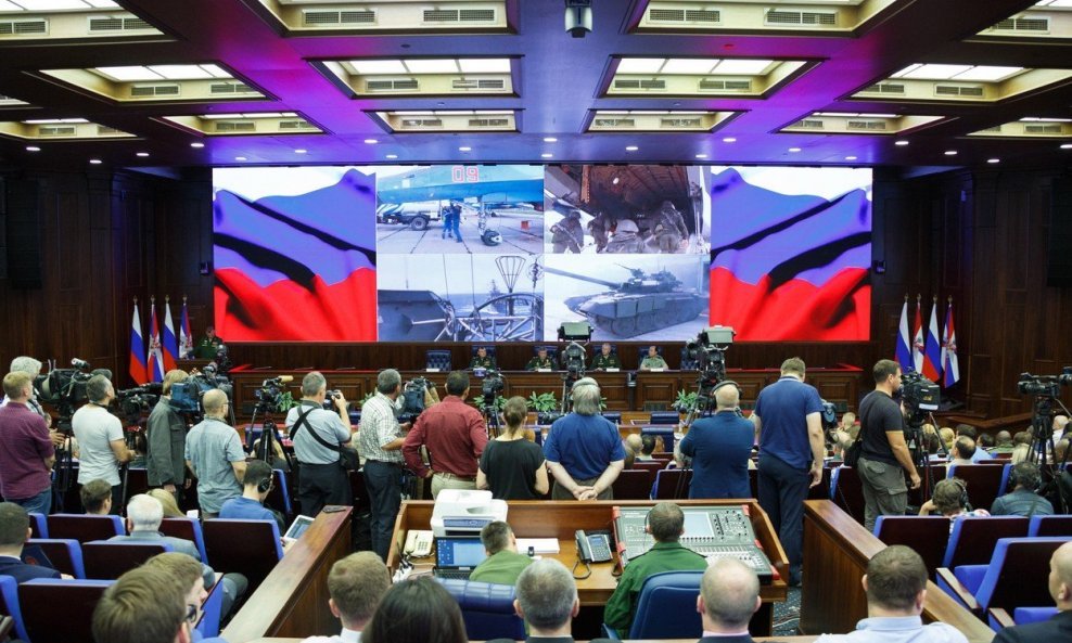 Novinari u glavnom ruskom stožeru prate početak vježbe