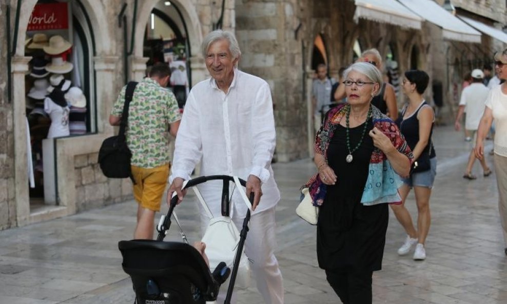 Ljubiša Samardžić sa suprugom Mirom i sedmomjesečnom unukom Ines trenutno boravi u Dubrovniku 