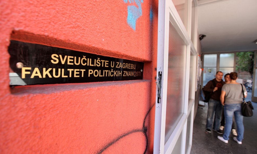 Fakultet političkih znanosti