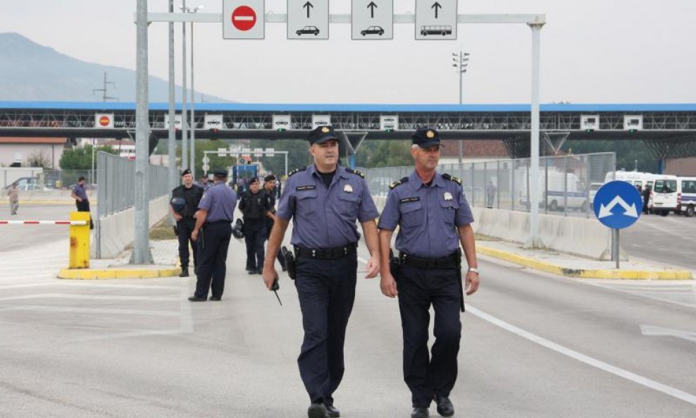 Imotski policajci granični prijelaz vinjani donji