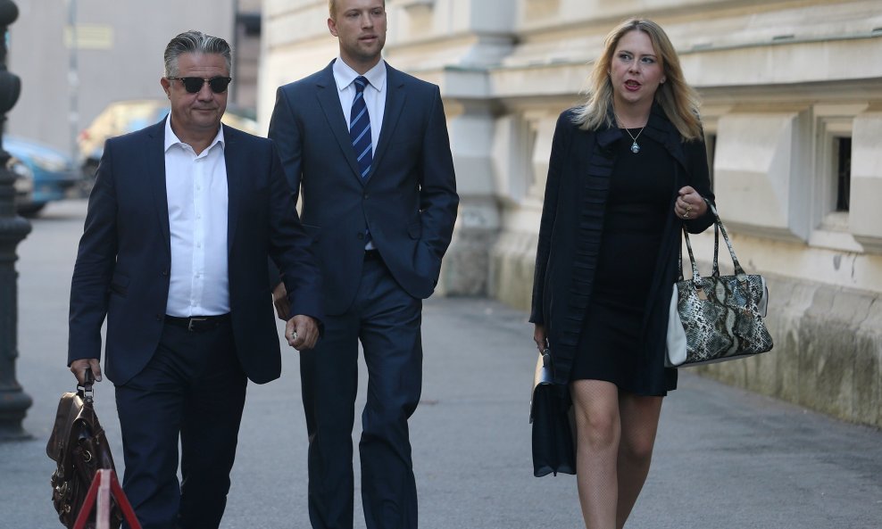 Tomislav Saucha u pratnji odvjetnika dolazi na zagrebački Županijski sud