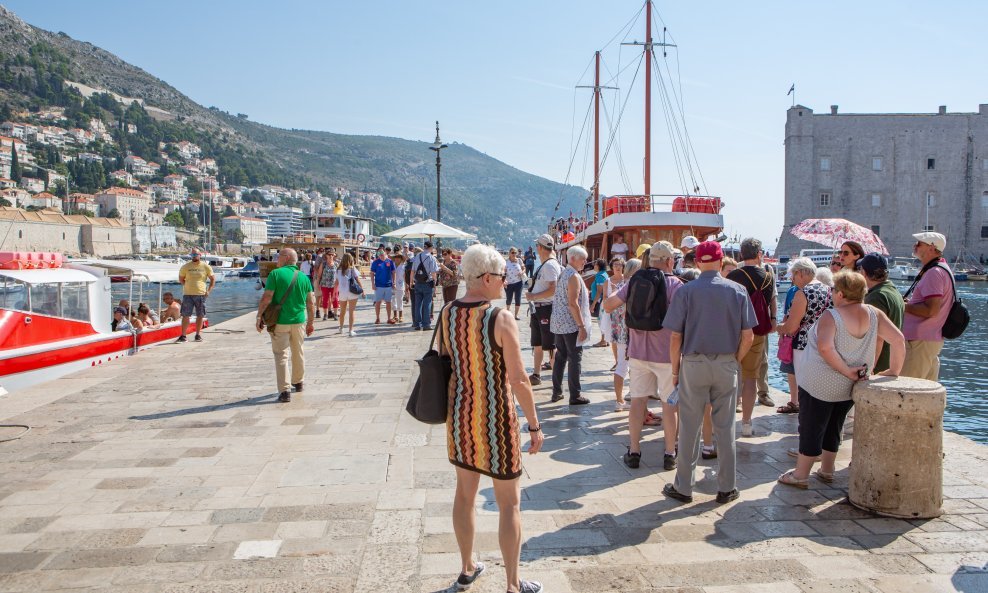 U Dubrovniku je grad još uvijek pun gostiju