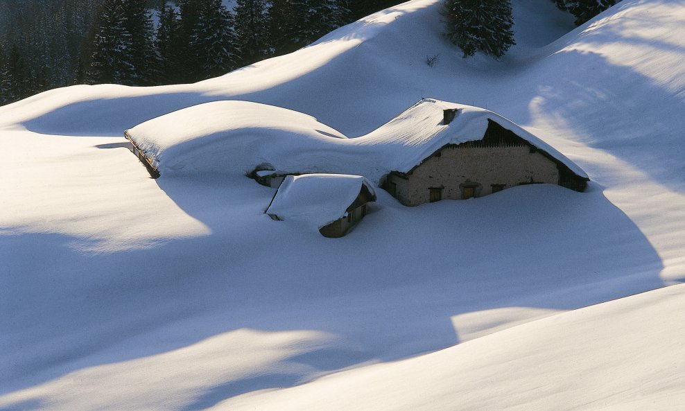 Austriju zamela mećava