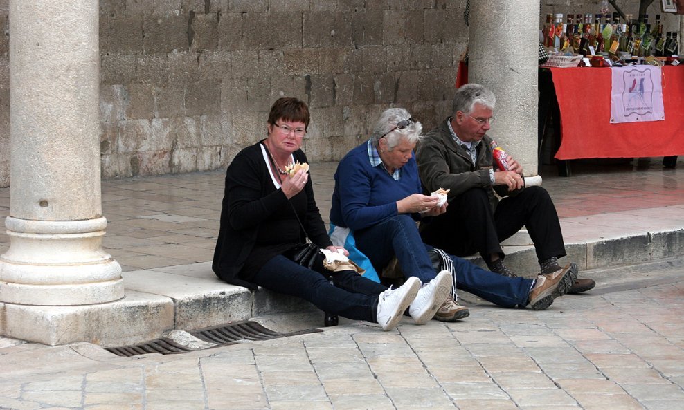 Dubrovnik obrok ispred Sponze IMG_6187