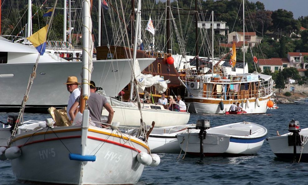 hvar, nautičari, jedrilice