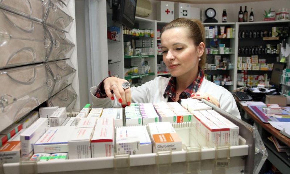 Lijekovi, apoteka, farmaceut, ljekarna, farmacija