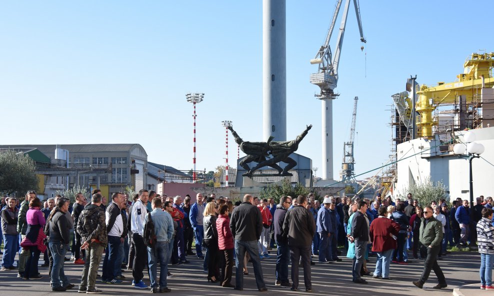 Sindikat očekuje da Vlada snosi teret restrukturiranja.