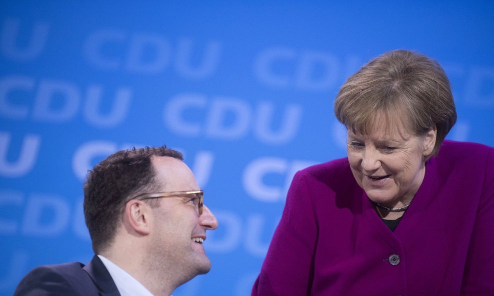 Jens Spahn i Angela Merkel