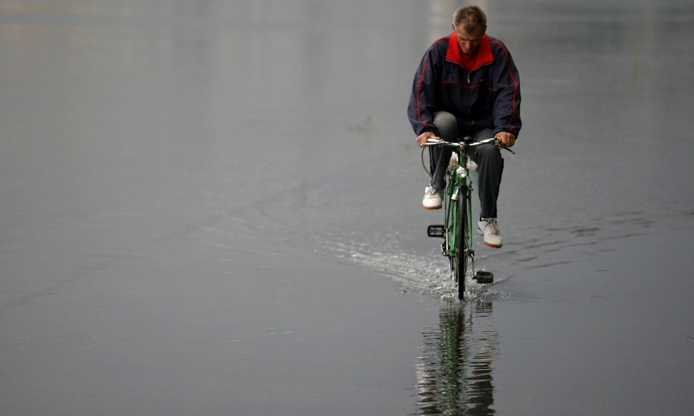 Drava se izlila u utorak poslijepodne