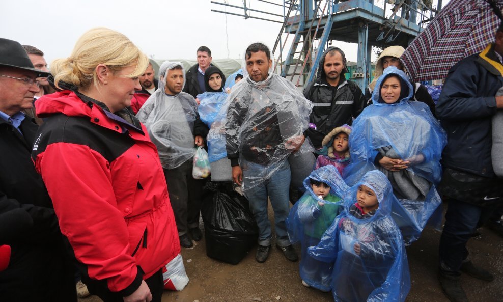 Kolinda Grabar Kitarović u izbjegličkom kampu Opatovac 2015. godine