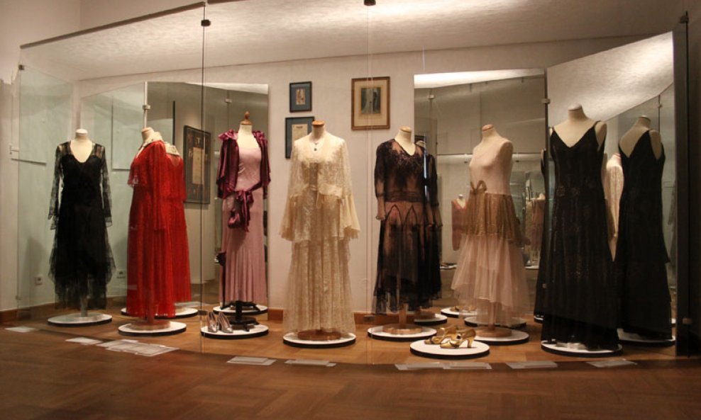 Art Deco 10