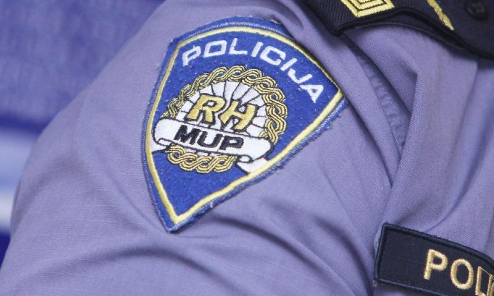 policija mup uniforma