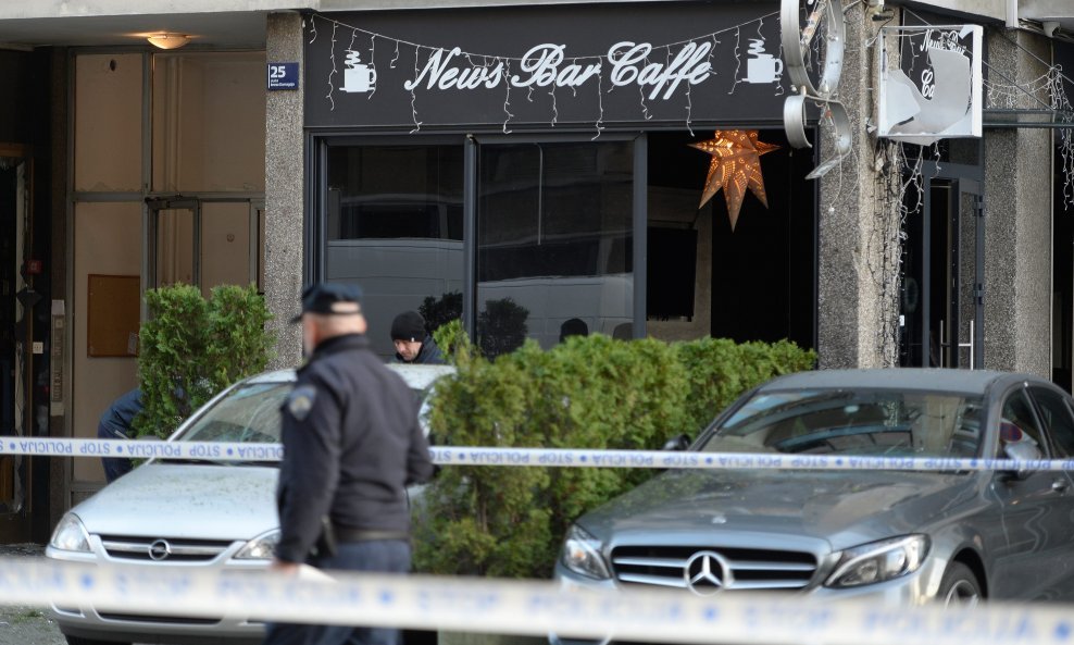Neutvrđena eksplozivna naprava eksplodirala je ispred kafića News Bar u Domagojevoj ulici u Zagrebu