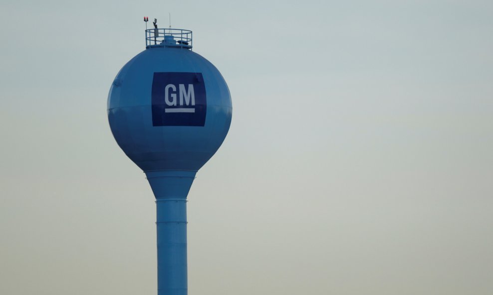 Vodotoranj iznad tvornice General Motorsa