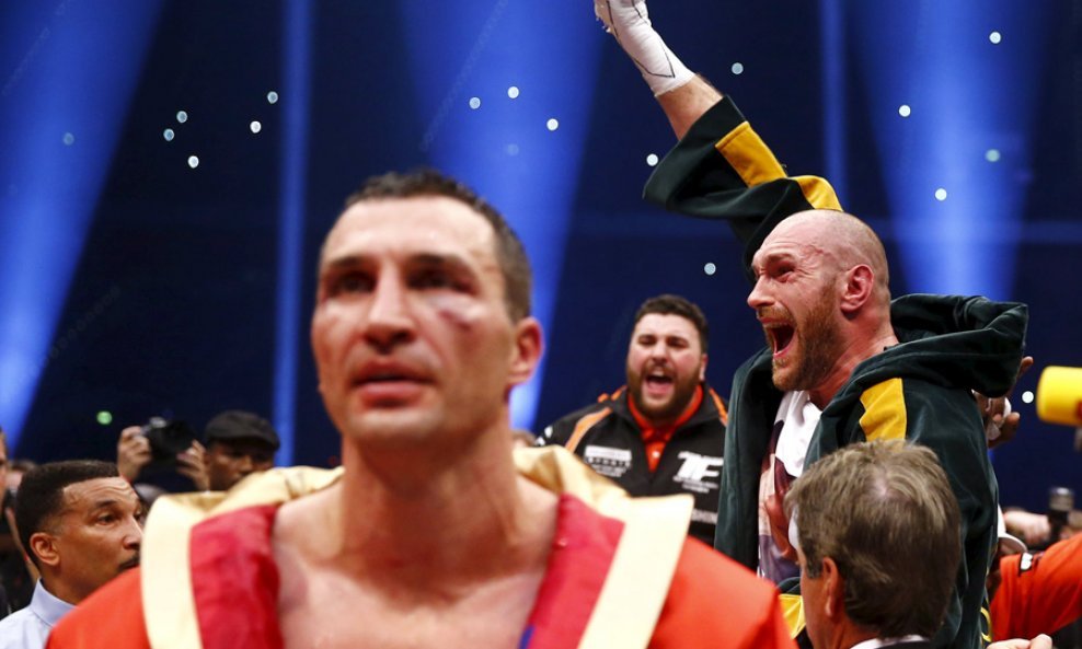 Tyson Fury nakon pobjede nad Vladimirom Kličkom za svjetsku titulu u teškoj kategoriji. Reuters - Kai Pfaffenbach