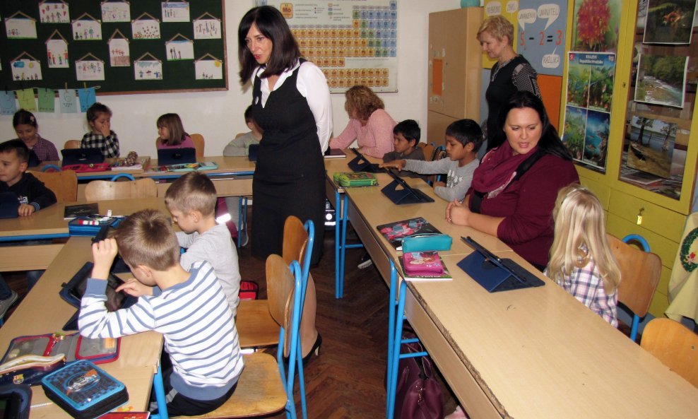 Ministrica Blaženka Divjak posjetila Osnovnu školu Ludina.
