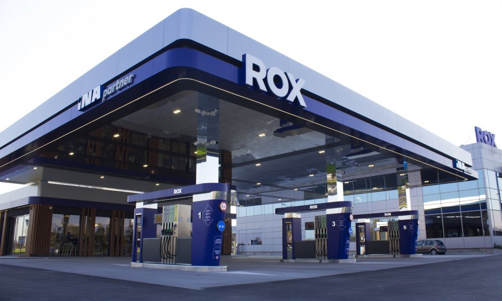 Hrvatski Telekom postavio je brzu e-punionicu na benzinskoj postaji ROX