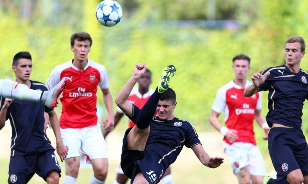 Dinamo - Arsenal juniori