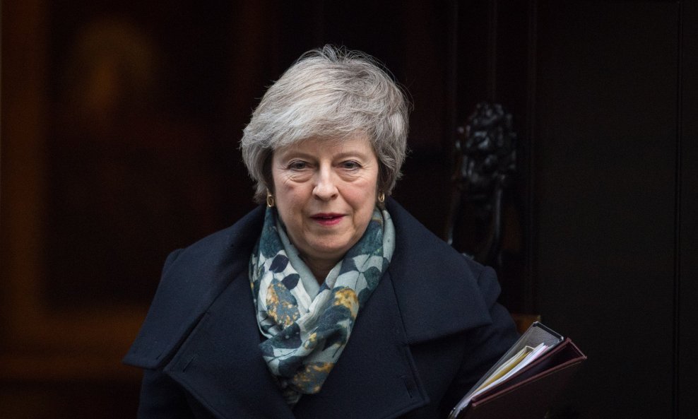 Sjevernoirska stranka koja podupire vladu britanske premijerke Therese May otvoreno je upozorila da će glasati protiv njezina dogovora o Brexitu