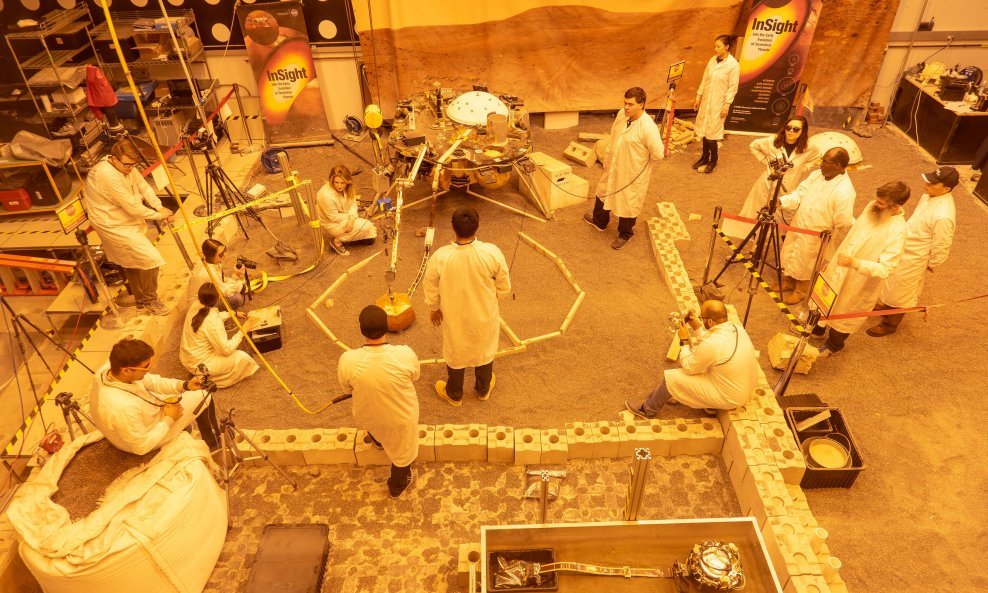 Inženjeri su u laboratoriju u Pasadeni napravili vrt koji uvjetima odgovara onima kakvi se nalaze na Marsu