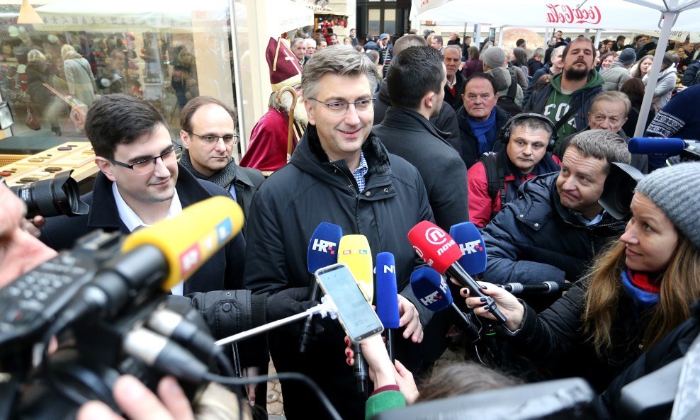 Premijer Andrej Plenković na Badnjak u Bogovićevoj