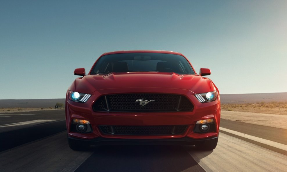 Ljubitelji američkih automobila konačno mogu slaviti. Nakon čak pet desetljeća proizvodnje, Mustang će napokon u šestoj generaciji biti dostupan i na europskom tržištu. Doduše, morat ćemo se strpiti do 2015