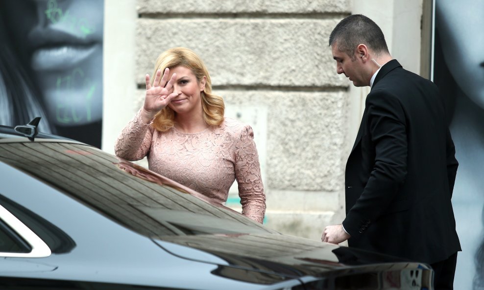 Kolinda Grabar Kitarović i zaposlenik Ureda za posebne poslove sigurnosti