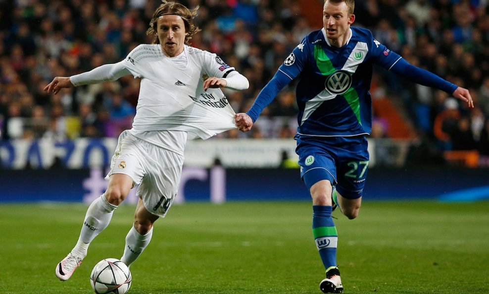 Real Madrid (Luka Modrić) - Wolfsburg (Maximilian Arnold)