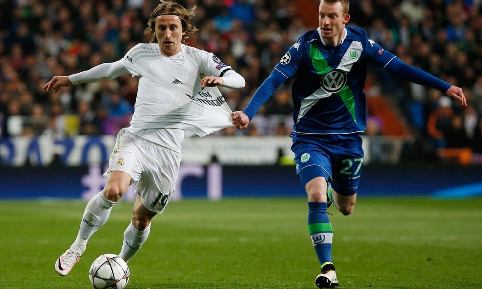 Real Madrid (Luka Modrić) - Wolfsburg (Maximilian Arnold)